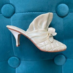 NEW Just The Right Shoe by Raine Venus with Pearls